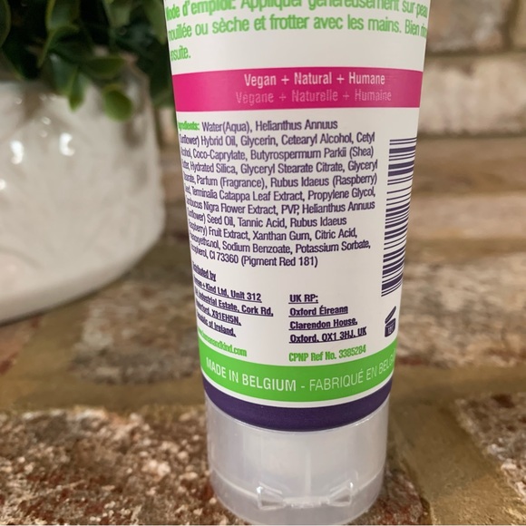 ✨$5✨ Human + Kind | Elderflower & Raspberry Moisturizing Hand Scrub - Picture 7 of 8